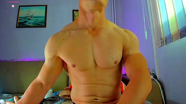 Shestifold  online show from 10/22/25, 08:25