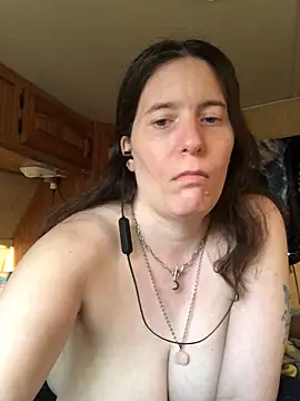 Snapshot of JMT42 chatting on 03/01/26, 10:43 JMT42 online show from 03/01/26, 10:43