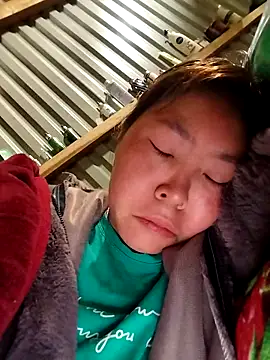 Yiyoongg online show from 03/20/26, 01:39