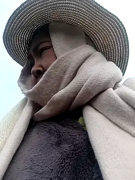 Yiyoongg online show from 03/21/26, 02:24