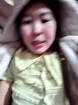 Yiyoongg online show from 03/06/26, 01:33