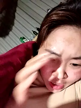 Snapshot of Yiyoongg chatting on 02/19/26, 02:25 Yiyoongg online show from 02/19/26, 02:25