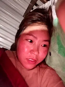 Snapshot of Yiyoongg chatting on 02/12/26, 11:48 Yiyoongg online show from 02/12/26, 11:48