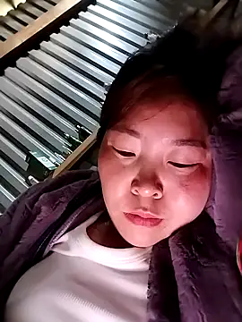 Yiyoongg online show from 03/16/26, 07:34