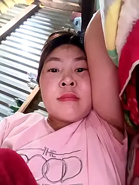 Snapshot of Yiyoongg chatting on 02/28/26, 05:29 Yiyoongg online show from 02/28/26, 05:29