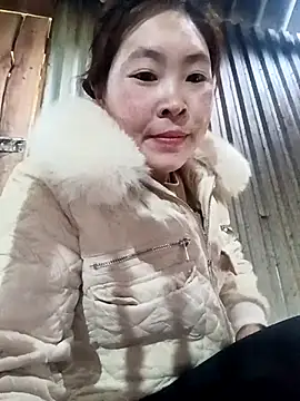 Snapshot of Yiyoongg chatting on 02/20/26, 08:16 Yiyoongg online show from 02/20/26, 08:16