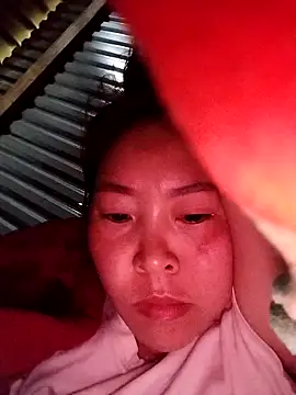 Snapshot of Yiyoongg chatting on 02/20/26, 11:39 Yiyoongg online show from 02/20/26, 11:39