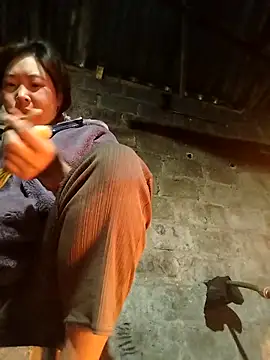 Yiyoongg online show from 03/22/26, 12:03