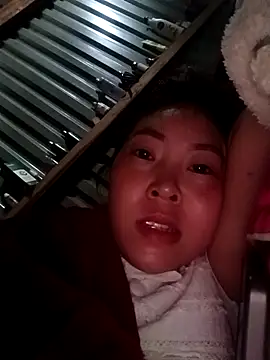 Yiyoongg online show from 04/01/26, 11:56