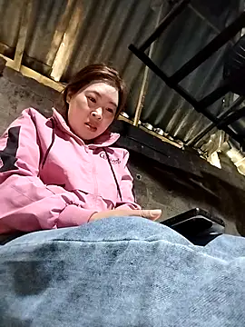 Yiyoongg online show from 04/05/26, 01:23