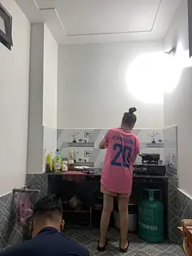 Snapshot of huyenzz chatting on 02/26/26, 11:32 huyenzz online show from 02/26/26, 11:32