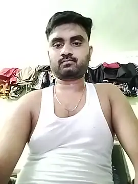 Snapshot of loyalboy_0052 chatting on 06/05/26, 07:36 loyalboy 0052 online show from 06/05/26, 07:36