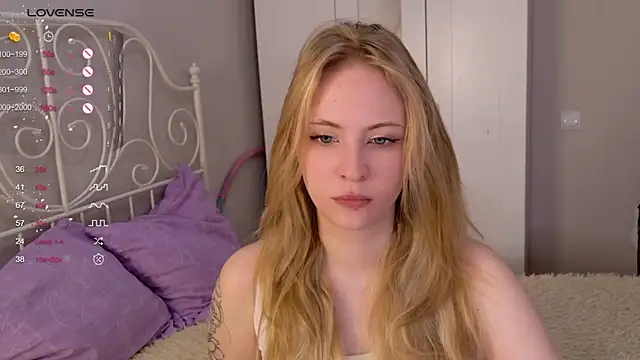 lilMelaniloveis online show from 03/19/26, 07:52