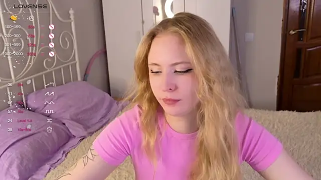 lilMelaniloveis online show from 03/23/26, 08:47