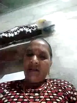 Snapshot of Loomaraj chatting on 06/07/26, 05:07 Loomaraj online show from 06/07/26, 05:07