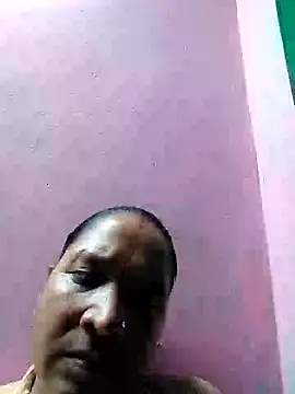 Snapshot of Loomaraj chatting on 06/12/26, 10:35 Loomaraj online show from 06/12/26, 10:35