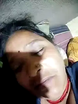 Snapshot of Loomaraj chatting on 03/02/26, 04:36 Loomaraj online show from 03/02/26, 04:36