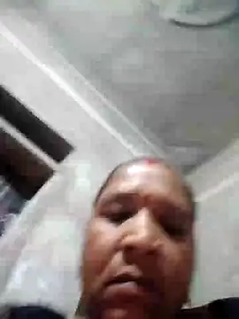 Snapshot of Loomaraj chatting on 06/28/26, 11:22 Loomaraj online show from 06/28/26, 11:22