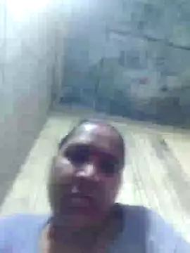 Snapshot of Loomaraj chatting on 02/21/26, 11:23 Loomaraj online show from 02/21/26, 11:23