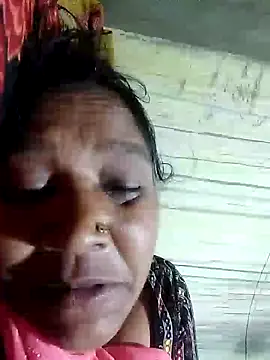 Snapshot of Loomaraj chatting on 02/27/26, 08:41 Loomaraj online show from 02/27/26, 08:41