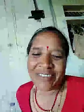 Snapshot of Loomaraj chatting on 07/11/26, 02:45 Loomaraj online show from 07/11/26, 02:45