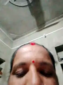 Snapshot of Anitarakkoli chatting on 06/07/26, 04:56 Anitarakkoli online show from 06/07/26, 04:56