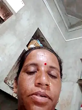 Snapshot of Anitarakkoli chatting on 07/05/26, 03:33 Anitarakkoli online show from 07/05/26, 03:33