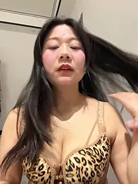 Snapshot of DDoo21 chatting on 04/04/26, 03:18 DDoo21 online show from 04/04/26, 03:18