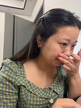 Snapshot of DDoo21 chatting on 04/08/26, 06:59 DDoo21 online show from 04/08/26, 06:59