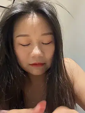 Snapshot of DDoo21 chatting on 04/06/26, 01:23 DDoo21 online show from 04/06/26, 01:23