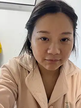 Snapshot of DDoo21 chatting on 04/02/26, 08:10 DDoo21 online show from 04/02/26, 08:10