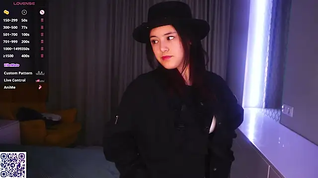 VerlieChahal online show from 04/08/26, 09:16