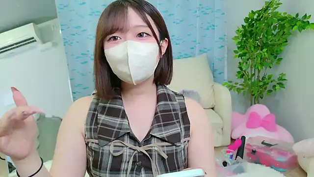 Snapshot of Saki_chanF chatting on 06/07/26, 04:07 Saki chanF online show from 06/07/26, 04:07