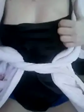 Snapshot of AkuManis chatting on 02/21/26, 01:02 AkuManis online show from 02/21/26, 01:02