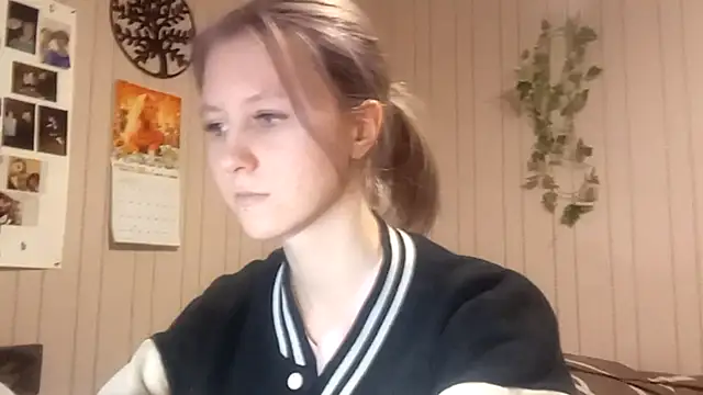 Snapshot of RunawayBr1de chatting on 03/02/26, 03:19 RunawayBr1de online show from 03/02/26, 03:19