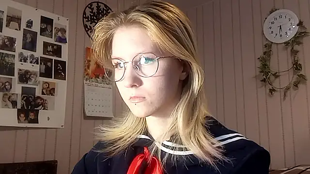 Snapshot of RunawayBr1de chatting on 02/17/26, 02:25 RunawayBr1de online show from 02/17/26, 02:25