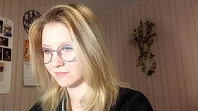 Snapshot of RunawayBr1de chatting on 02/24/26, 03:13 RunawayBr1de online show from 02/24/26, 03:13