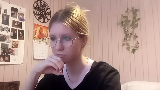 Snapshot of RunawayBr1de chatting on 02/21/26, 02:52 RunawayBr1de online show from 02/21/26, 02:52