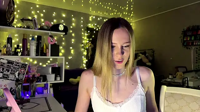 Snapshot of amily_sunray chatting on 02/22/26, 03:35 amily sunray online show from 02/22/26, 03:35