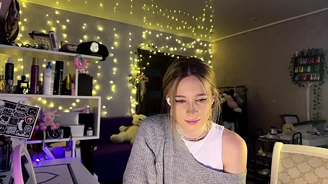 Snapshot of amily_sunray chatting on 02/21/26, 01:57 amily sunray online show from 02/21/26, 01:57