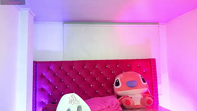 Snapshot of babyy_nicols_m chatting on 06/10/26, 01:18 babyy nicols m online show from 06/10/26, 01:18