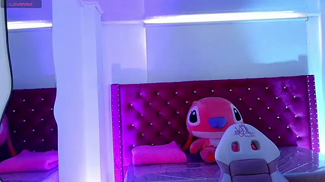 babyy nicols m online show from 04/18/26, 12:40