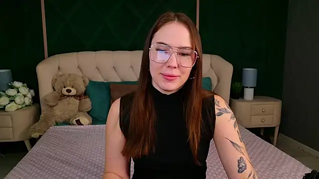 Arielle Vade online show from 04/23/26, 05:14
