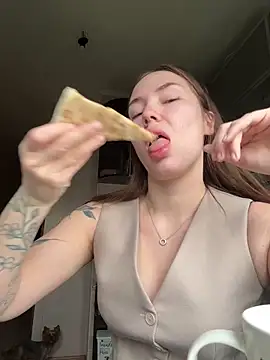 Arielle Vade online show from 05/26/26, 03:48