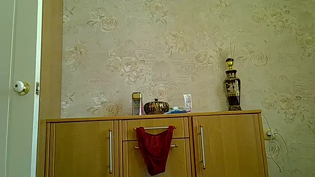 Snapshot of CurvyWild_Lady30 chatting on 06/03/26, 11:44 CurvyWild Lady30 online show from 06/03/26, 11:44