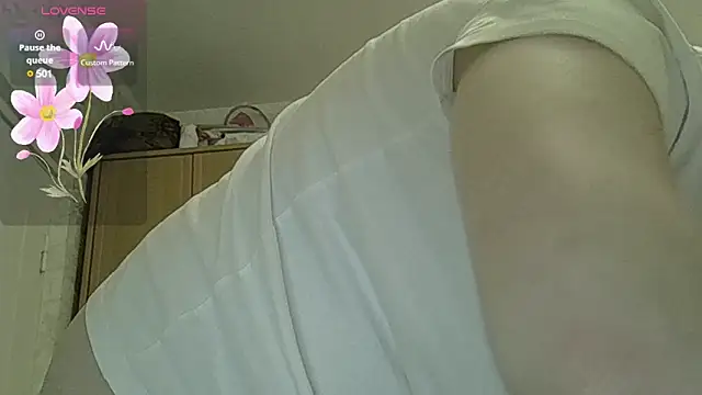 Snapshot of CurvyWild_Lady30 chatting on 04/10/26, 07:54 CurvyWild Lady30 online show from 04/10/26, 07:54