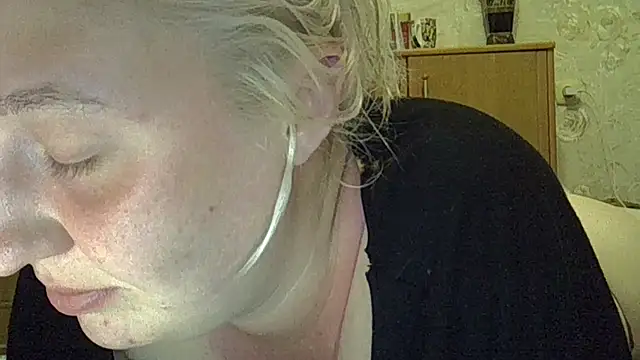 CurvyWild Lady30 online show from 05/29/26, 08:04