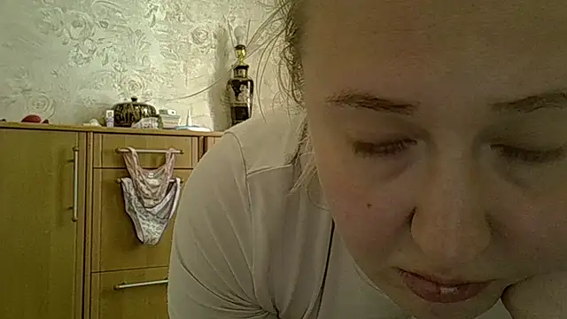 CurvyWild Lady30 online show from 04/25/26, 11:35
