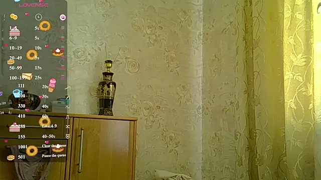 Snapshot of CurvyWild_Lady30 chatting on 06/21/26, 01:50 CurvyWild Lady30 online show from 06/21/26, 01:50