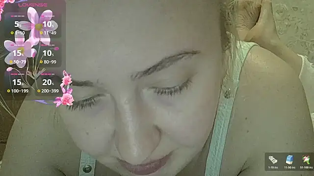 Snapshot of CurvyWild_Lady30 chatting on 03/30/26, 07:59 CurvyWild Lady30 online show from 03/30/26, 07:59